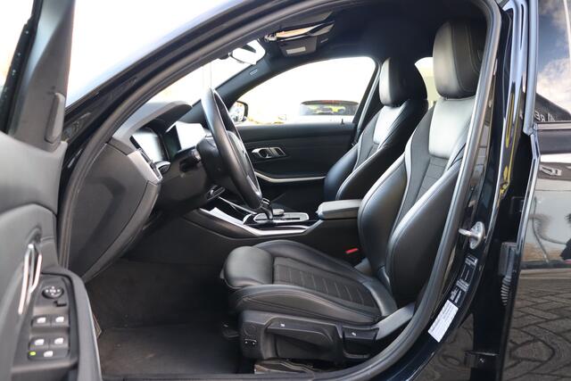 BMW 3-SERIE Touring 320i High Executive Edition | Adap. Cruise | Stoel-/Stuurverwarming | Navigatie | Halfleder | Carplay | Parkeersensoren