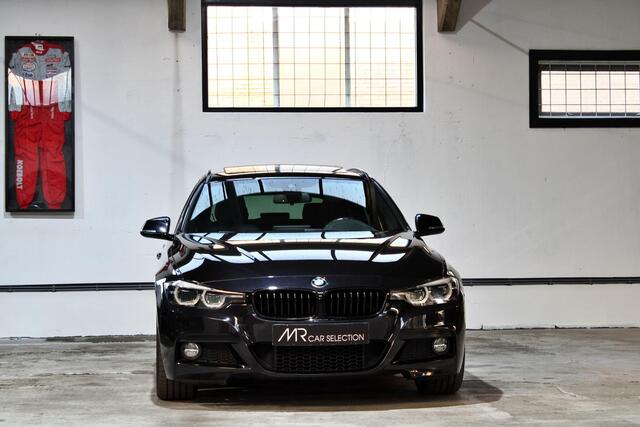 BMW 3-SERIE Touring 320i M Sport Edition | 19 inch | Panoramadak | Apple Carplay | Head-Up | NL auto |