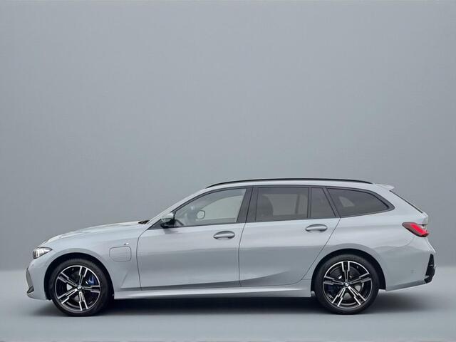 BMW 3-SERIE Touring 330e xDrive