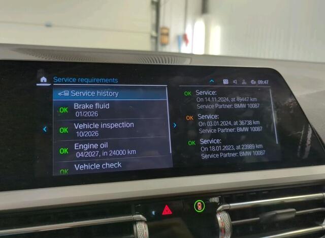 BMW 3-SERIE Touring 330e (292pk) 1e-Eig. & Dealer-Onderh. BOVAG-Garantie. NL-Auto.