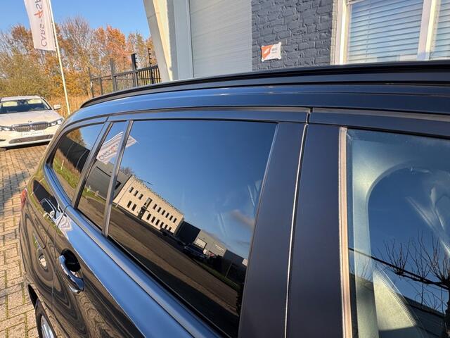 BMW 3-SERIE 318I Touring Autom. Business Edit. + Leder + Led + Navi + D-glas