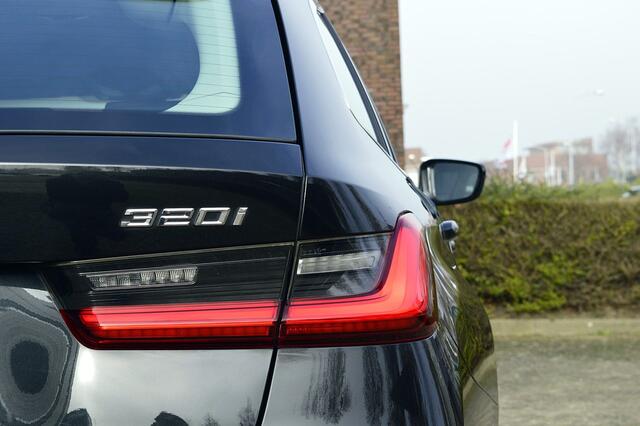 BMW 3-SERIE Touring 320i High Executive Edition Sport-Line Rijklaarprijs-Garantie Leder Sport interieur Navigatie Led