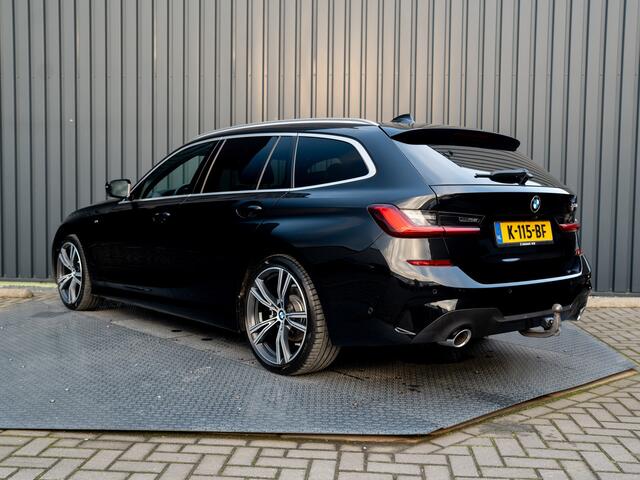 BMW 3-SERIE 320i High Executive | M-Sport | Laser | Stoelgeheugen | Trekhaak wegkl. | 19'' | Head Up | Camera | Keyless | Prijs Rijklaar!!