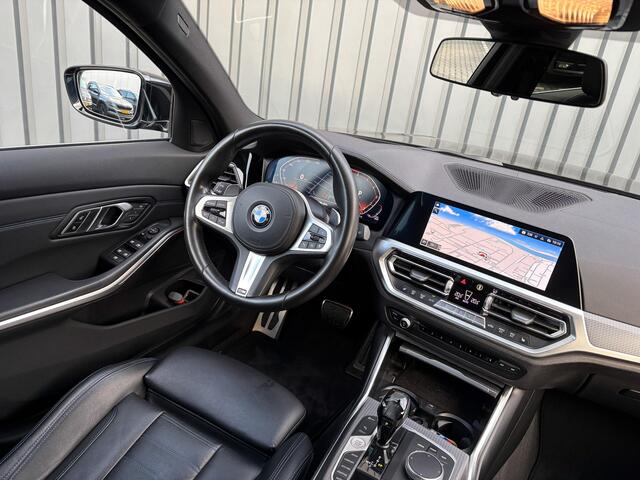 BMW 3-SERIE 320i High Executive | M-Sport | Laser | Stoelgeheugen | Trekhaak wegkl. | 19'' | Head Up | Camera | Keyless | Prijs Rijklaar!!