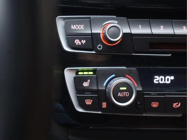 BMW 3-SERIE Touring 318i M Sport Automaat | Navi | LED | Shadow Line | Cognac Leder | Org. NL |