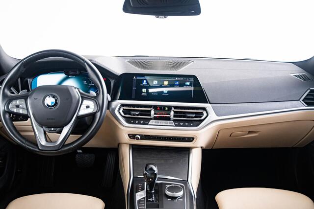 BMW 3-SERIE 330e High Executive Luxury Line - Trekhaak - Panoramadak - Head up - Driving Assistant Professional - Stoelverwarming Voor/Achter - Elektrisch verstelbare stoelen - Getinte Ruiten - Comfort Access -