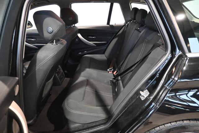 BMW 3-SERIE Touring 318i Corporate Lease Executive Automaat Clima Navigatie Rijklaarprijs Inruil Mogelijk!