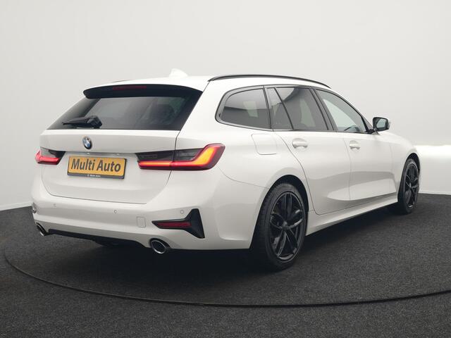 BMW 3-SERIE Touring 330i Sportline 259pk Dealer O.H. | Trekhaak Af Fabriek | Lederen Sportstoelen Verwarmd | Apple Carplay | Sfeerverlichting | Cruise Control | Navigatie | Virtual | 18"L.M |