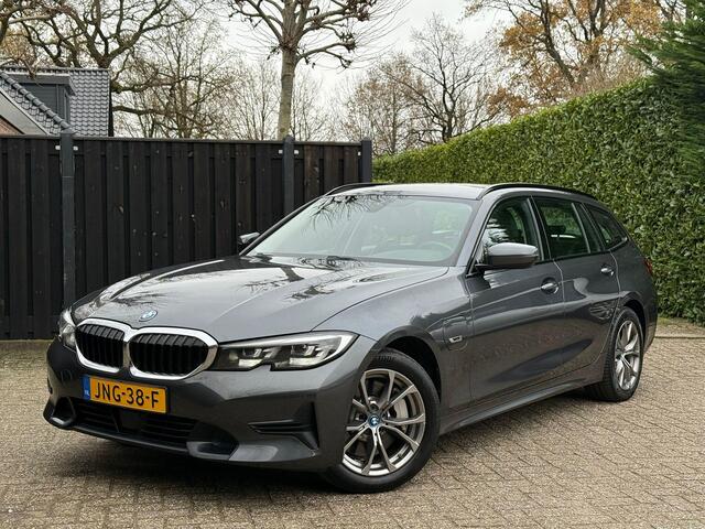 BMW 3-SERIE Touring 330e