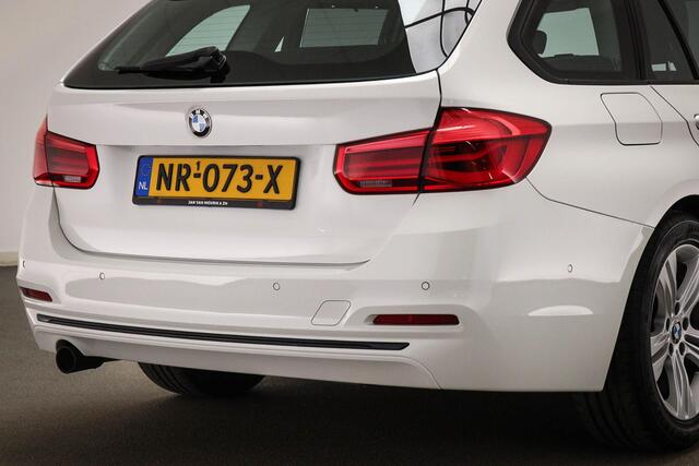 BMW 3-SERIE Touring 318i High Executive Sport | LEDER | ADAPTIVE LED | HEAD UP |
