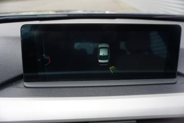 BMW 3-SERIE 330e High Executive Navi / Leder / Cruise contole / Led / Lm velgen