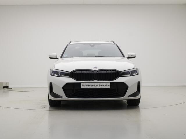 BMW 3-SERIE Touring 330e xDrive | M-Sport | Panorama | Elek. Stoelverst. | HiFi Adapt. Led | Camera |