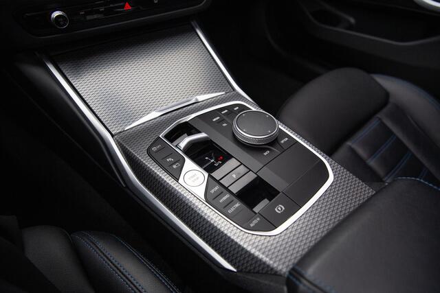 BMW 3-SERIE Touring 330e xDrive M-Sport , Panoramadak, Keyless entry, Head-up display,