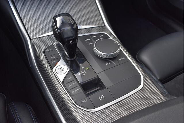 BMW 3-SERIE 330i M-sport Executive Edition M performance, Panorama, Head up, 20 inch, Carplay, NL-auto!