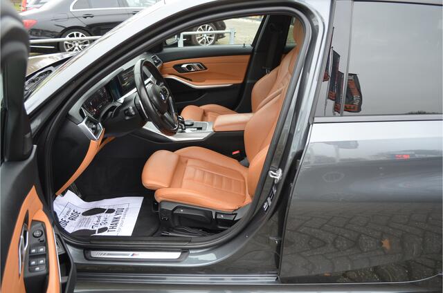 BMW 3-SERIE Touring 318i M Pakket Laser licht! | Leer | Carplay | Stoelverw | Camera | Zeer Mooi en verzorgd exemplaar!