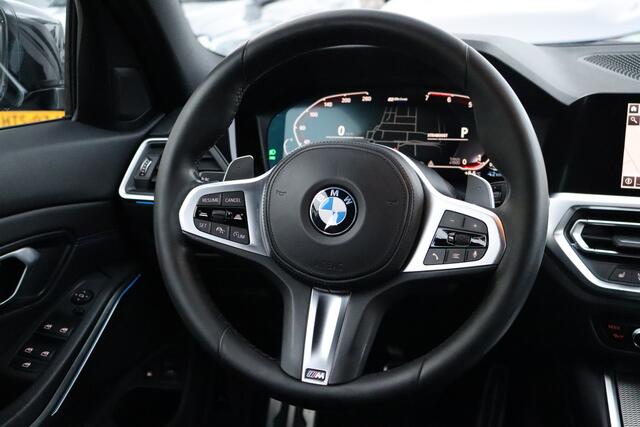 BMW 3-SERIE Touring 330e M-Sport 292pk PHEV | Adap. Cruise | Carplay | Stoelverwarming | Sfeerverlichting | Navigatie | DAB