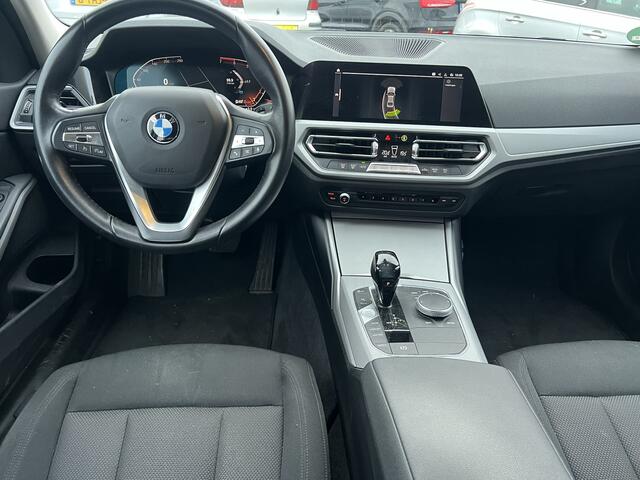 BMW 3-SERIE 320i Executive Edition | Cruise control | LED koplampen | Volledig digitaal instrumentenpaneel