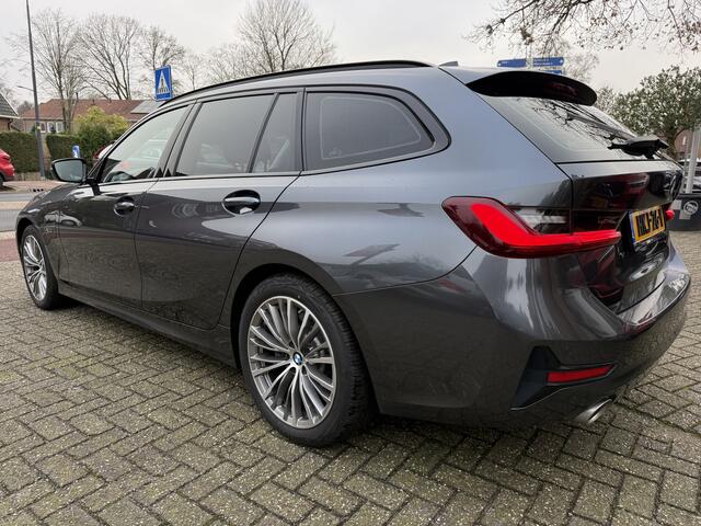 BMW 3-SERIE Touring 330e Sport line Aut., Trekhaak | Navi+