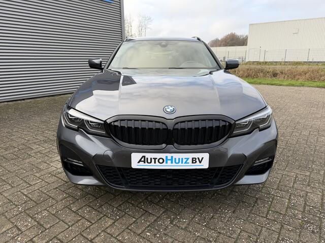 BMW 3-SERIE Touring 320e M Sport Laser Licht Trekhaak Stuurwielverwarming Carplay Achteruitrijcamera Keyless Entry