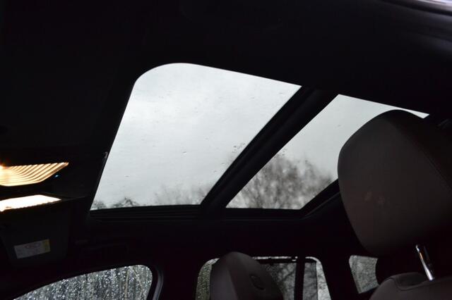 BMW 3-SERIE 330e M-Sport / Pano / Leder