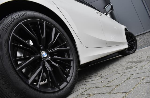 BMW 3-SERIE 318d Executive Edition Sport Trekhaak - Head-up - Carplay - Cruise