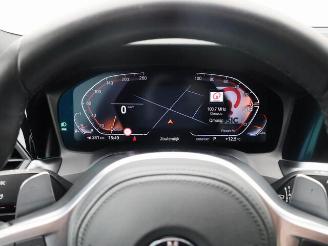 BMW 3-SERIE 318i Executive Edition M-Sport | CAMERA | CARPLAY | STOELVERWARMING