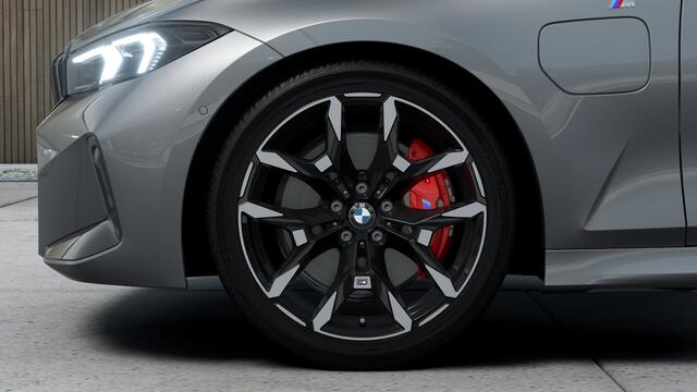 BMW 3-SERIE 330e High Executive M Sport Automaat / Sportstoelen / Adaptieve LED / Comfort Access / Parking Assistant Plus / Live Cockpit Professional / Stoelverwarming