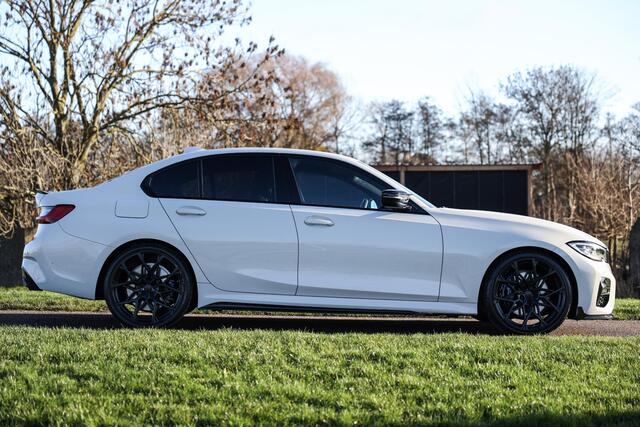 BMW 3-SERIE 320i M-Sport ? Leder ? H&K ? 20 inch