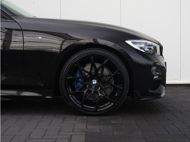 BMW 3-SERIE 320i Executive Edition M-Peformance/ 20"LMV/ M-Sportpakket/ HiFi/ Cruise Control/ Sportstoelen/ schuif-/kanteldak/ Achteruitrijcamera/ Sportstoelen/ Head-Up