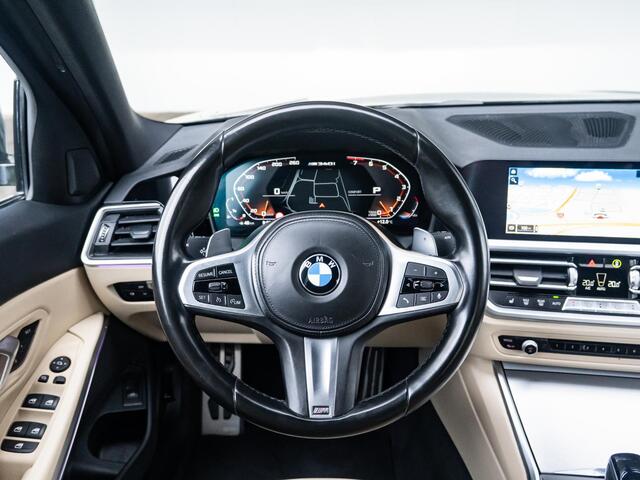 BMW 3-SERIE Sedan M340i xDrive | Innovationspakket | Comfort Access | Head-Up Display | Achteruitrijcamera | Stoelverwarming | PDC | Laserlight | 19''