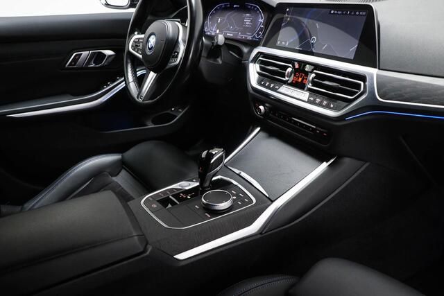 BMW 3-SERIE Touring 320e M-Sport | LASER LED | STOELVERWARMING | HOUTAFWERKING | DAB | APPLE | 18"