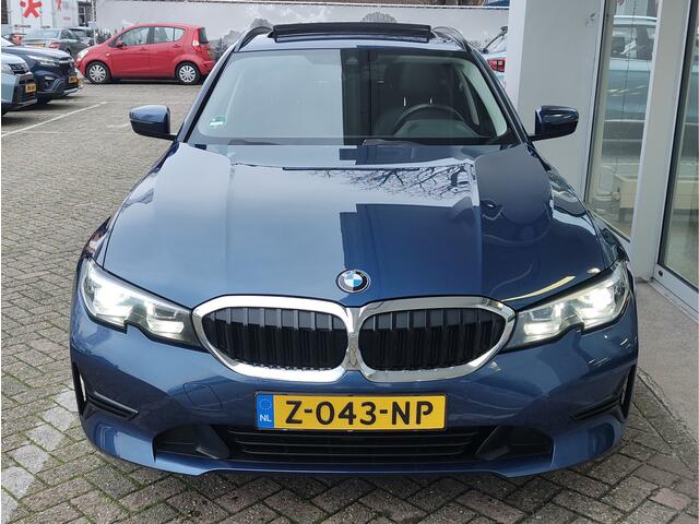 BMW 3-SERIE Touring 318i HIGH EXECUTIVE AUTOMAAT Open dak | Leder | Navi | Carplay