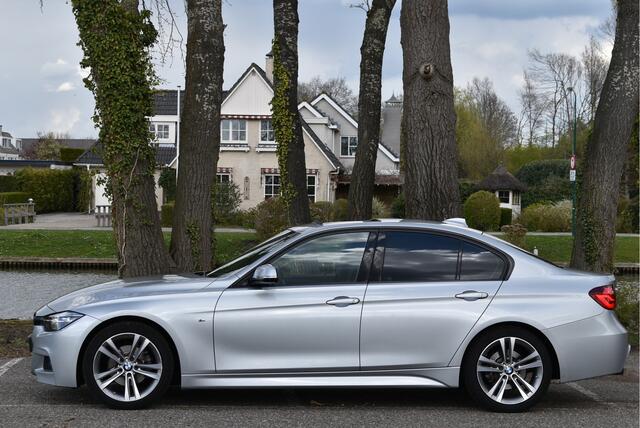 BMW 3-SERIE 318i 318 I Edition M Sport Shadow Executive NL-AUTO | OPEN DAK | DIGITALE TELLERS | LEDEREN BEKL | Z+W BANDEN | STOELVERWARMING | NAVI
