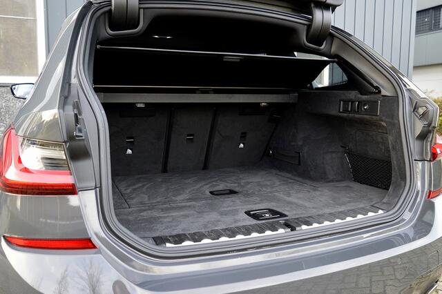 BMW 3-SERIE Touring 320i M-Sport Rijklaarprijs-Garantie Leder Interieur Apple carplay Led Trekhaak 19 Inch