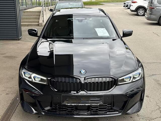 BMW 3-SERIE Touring 330e M-SPORT ** ADAPT. LED, HALF-LEDER, HuD, ACC, SHADOW LINE, H&K SOUND, 19-inch LMV ** 1e EIG - UNFALLFREI ** ** INFORMEER OOK NAAR ONZE AANTREKKELIJKE FINANCIAL-LEASE TARIEVEN **