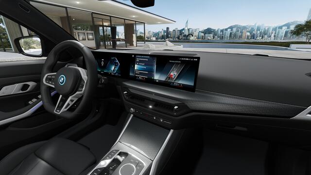 BMW 3-SERIE Touring 330e High Executive M Sport Automaat / Panoramadak / Trekhaak / Sportstoelen / Adaptieve LED / Parking Assistant Plus / Active Cruise Control / Comfort Access