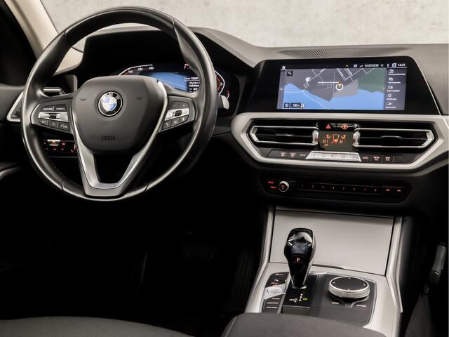 BMW 3-SERIE 320i Sportline 184Pk Automaat (SCHUIFDAK, APPLE CARPLAY, GROOT NAVI, GETINT GLAS, SPORTSTOELEN, PARKEERSENSOREN, LIVE COCKPIT, NIEUWSTAAT)
