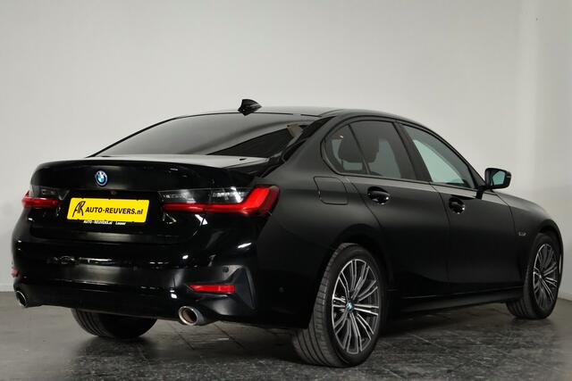 BMW 3-SERIE 320e / LED / Navi / CarPlay / Cam / Clima