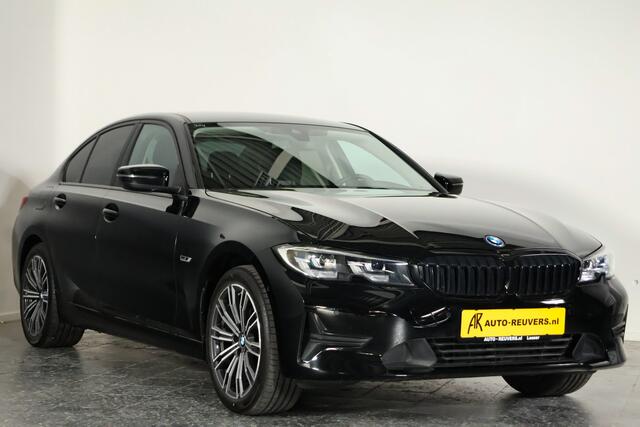 BMW 3-SERIE 320e / LED / Navi / CarPlay / Cam / Clima