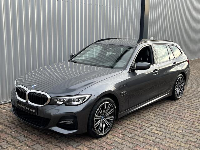 BMW 3-SERIE Touring 330e xDrive M-Sport Pakket | Stoel- & Stuurverw. | Apple CarPlay