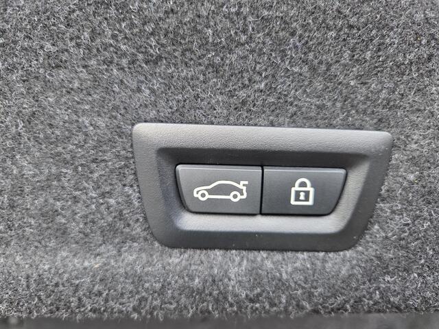 BMW 3-SERIE 330e xDrive M Sport Pro 19"/Lederen M-zetels + memory/Schuif - kanteldak/Adaptieve cruise/Keyless/Camera/Dodehoek/Laser LED