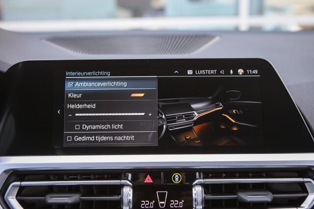 BMW 3-SERIE touring 330e M Sport | Trekhaak | Achteruitrijcamera | Adaptieve Cruise