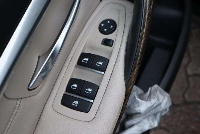 BMW 3-SERIE 318i Edition Luxury Line Purity Executive Navigatie, Lederen interieur, Stoelverwarming, Camera