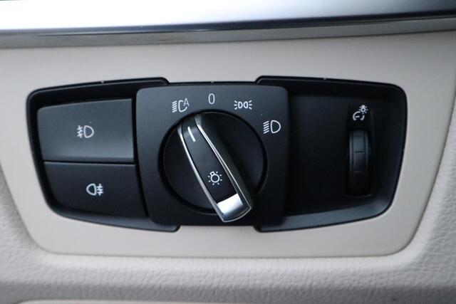 BMW 3-SERIE 318i Edition Luxury Line Purity Executive Navigatie, Lederen interieur, Stoelverwarming, Camera