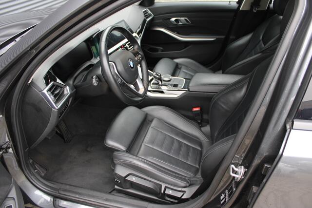 BMW 3-SERIE Touring 320i High Executive Vol-Leder Sportstoelen NAP