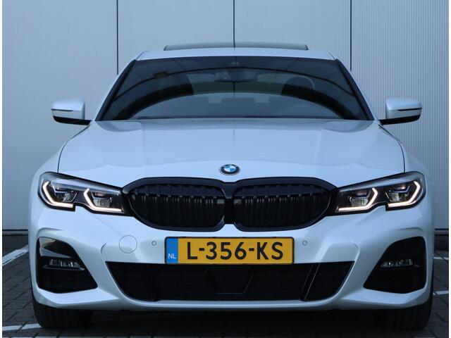 BMW 3-SERIE 330e M-sport | Schuifdak | Leder | Laser | Keyless | ACC | Org. NL