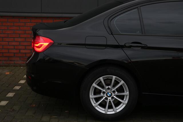 BMW 3-SERIE 318i Corporate Lease Executive NAP | Automaat |