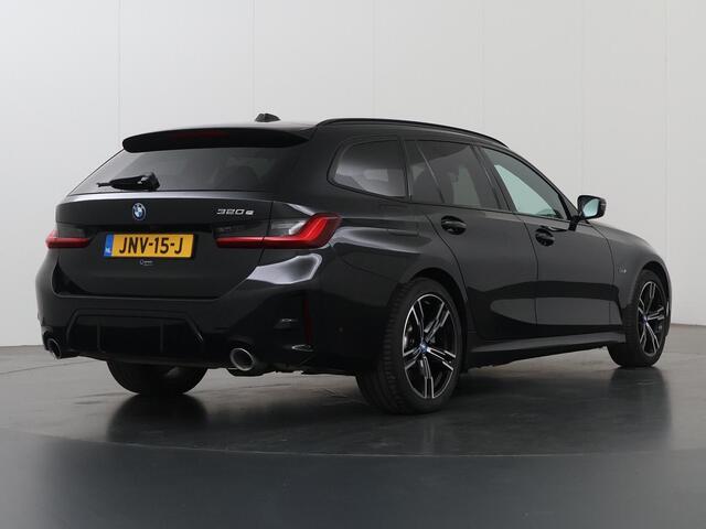 BMW 3-SERIE Touring 320e M-Sport | Facelift | Panoramadak | Ele. stoelen + Geheugen | HUD | Sportstoelen | Camera | Apple CarPlay/Android auto | Cruise Control | Comfort Pakket | M-Sport Pro | HiFi | Curved Display |