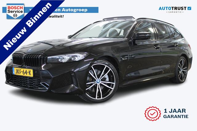 BMW 3-SERIE Touring 330e xDrive | M- Sport | Incl. 12 maanden garantie | 292 PK | Panorama dak | 360° camera | Head-up display | Memory sportstoelen | Shadow-line | Dodehoek detectie | Widescreen Display | Apple CarPlay | 19'' Breedset | Stoelverwarming |