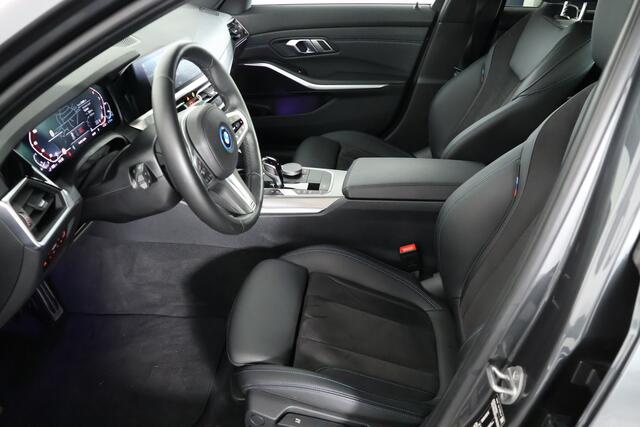 BMW 3-SERIE Touring 330e M-Sport Panorama / Opendak / Laser-LED / HUD / CarPlay